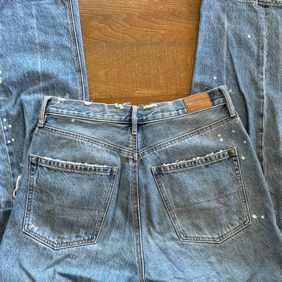 american eagle distressed 90s jeans - Picture 7 of 9
